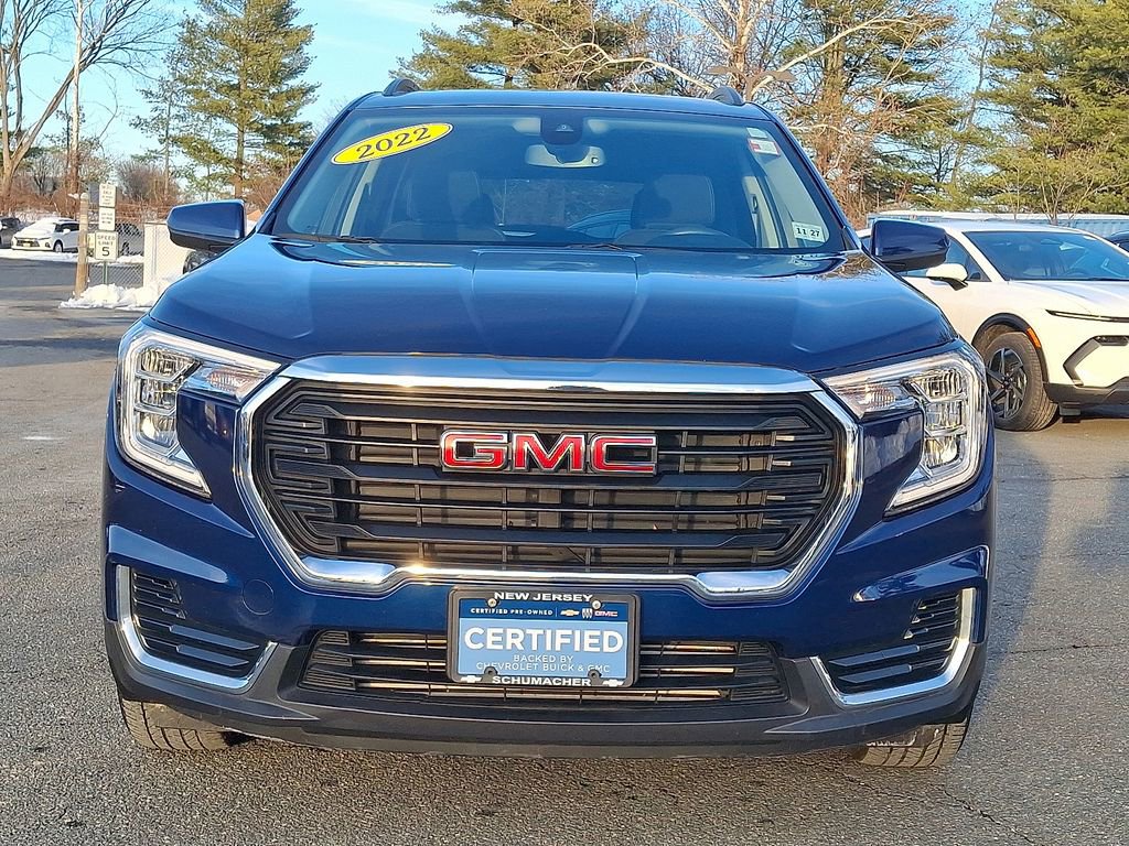 Certified 2022 GMC Terrain SLE w/ Driver Convenience Package image 2