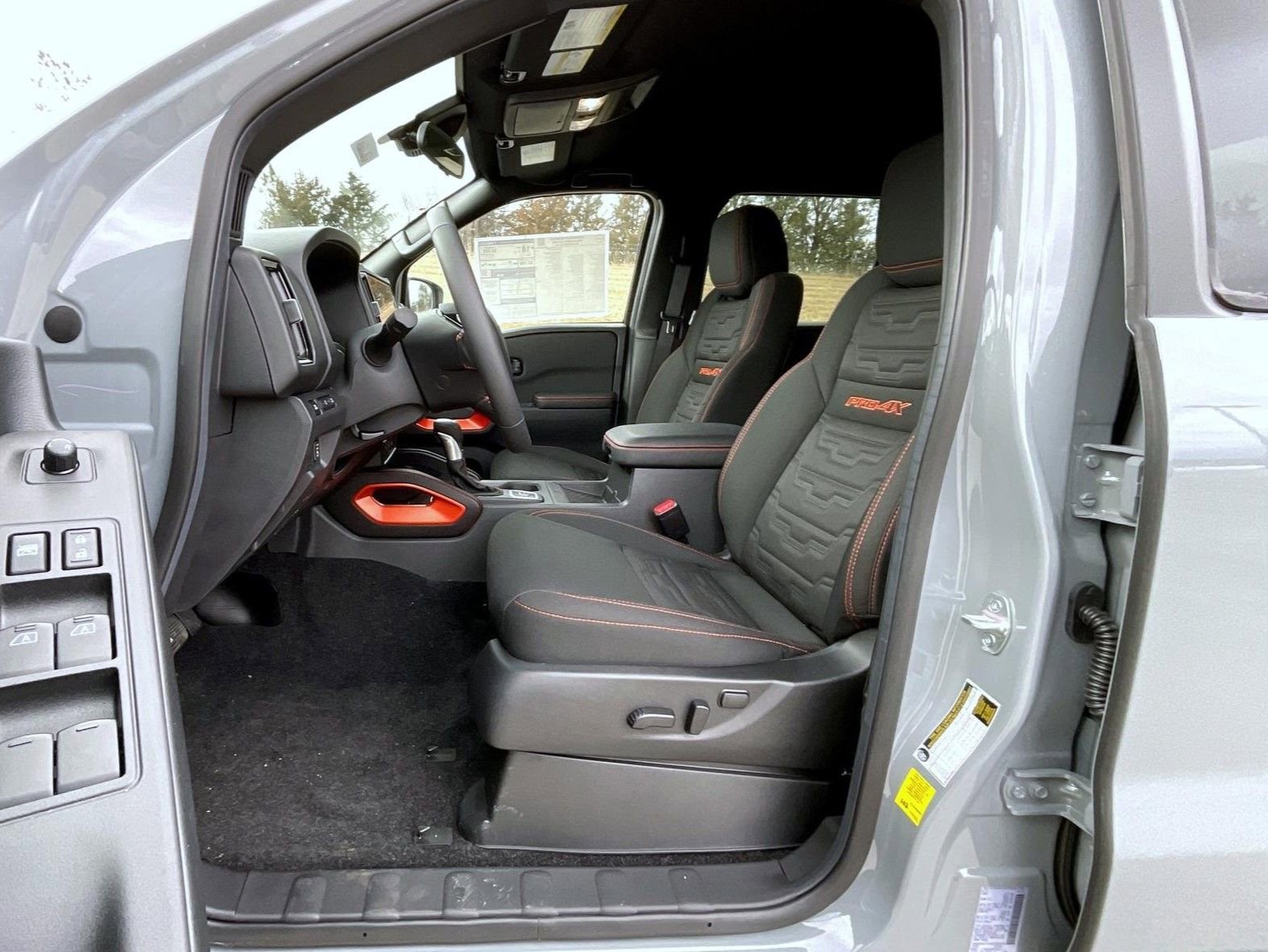 New 2026 Nissan Frontier PRO-4X w/ Pro-4x Convenience Package image 10