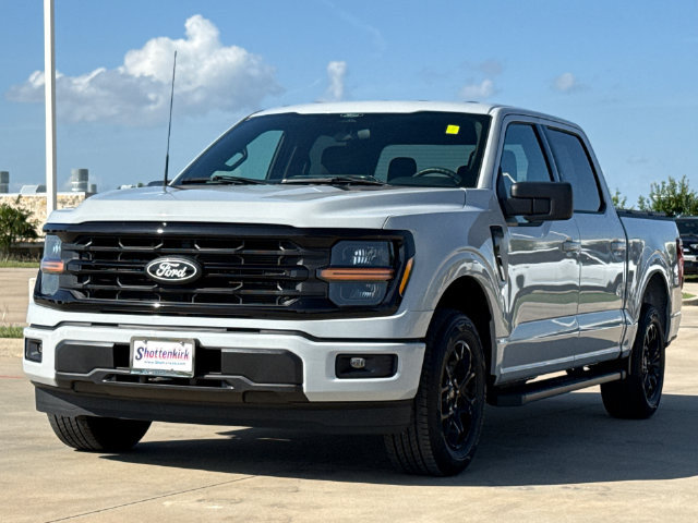 Used 2026 Ford F150 XLT w/ XLT Black Appearance Package RWD image 3