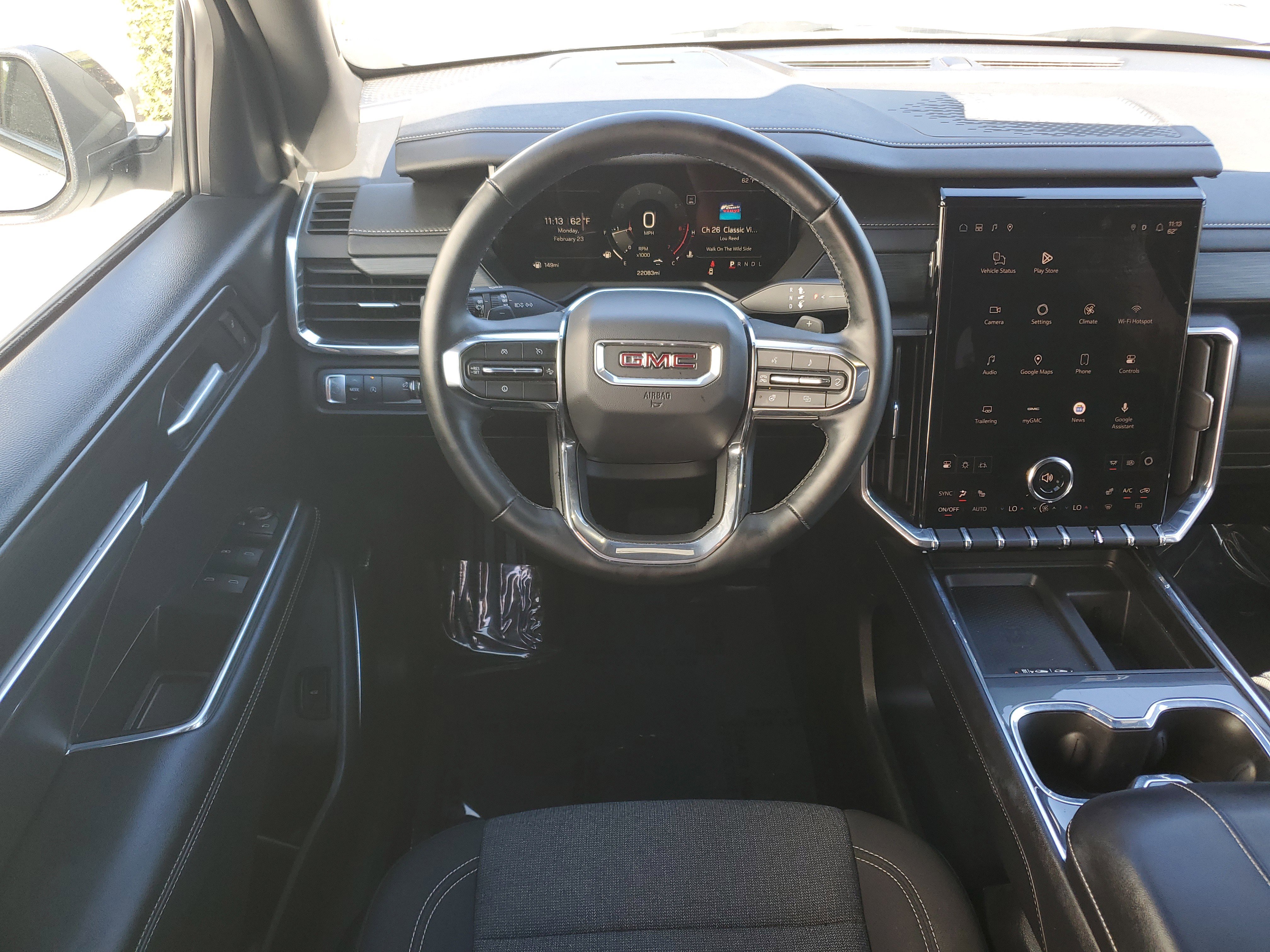 Used 2025 GMC Acadia Elevation image 15