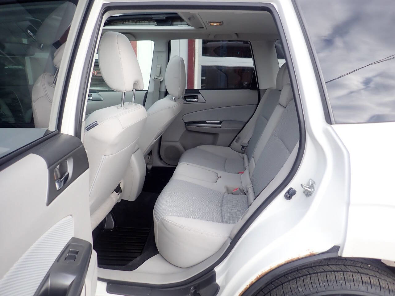 Used 2012 Subaru Forester 2.5X Premium w/ Popular Pkg 3 image 12