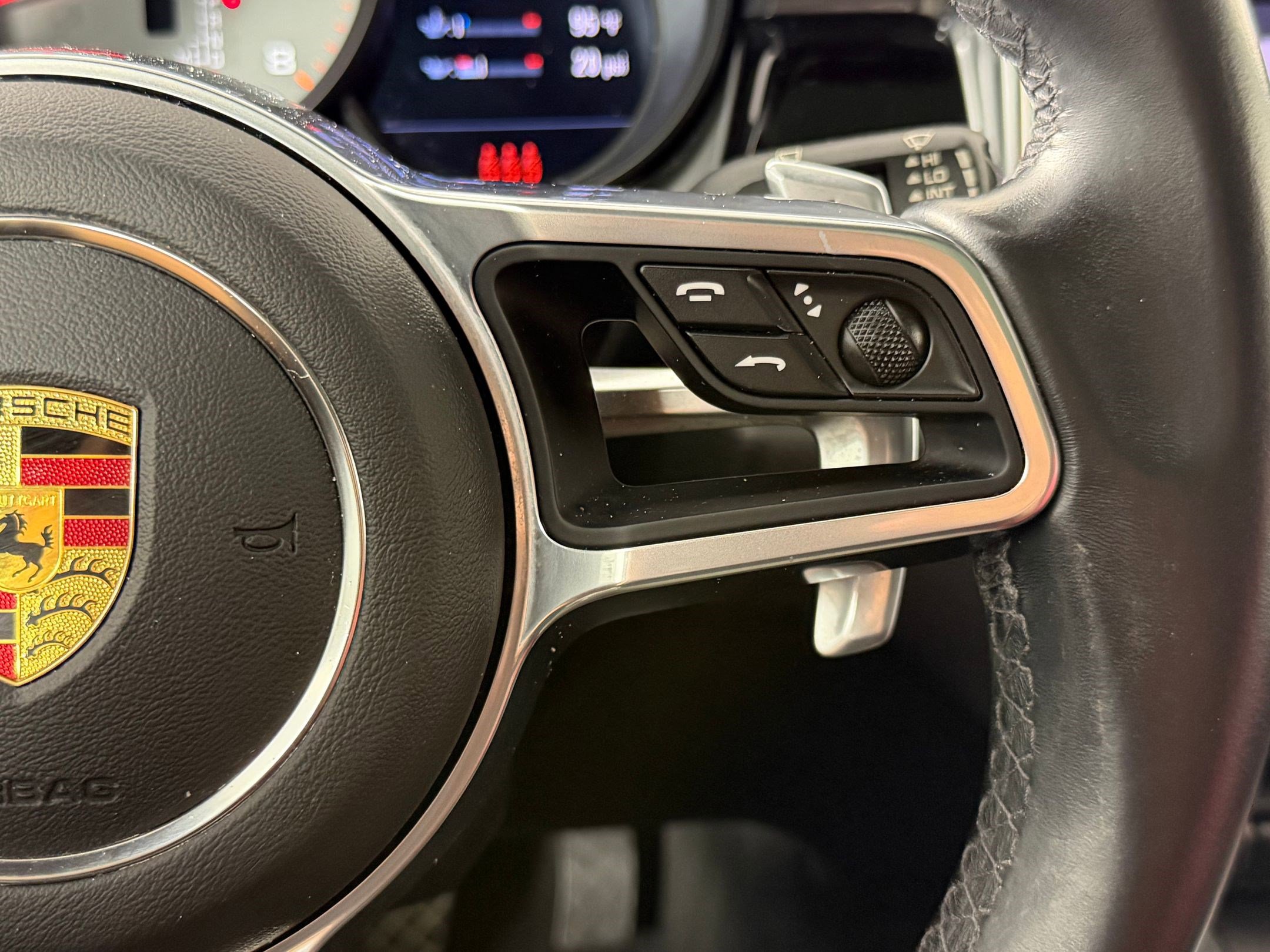 Certified 2021 Porsche Macan S image 23