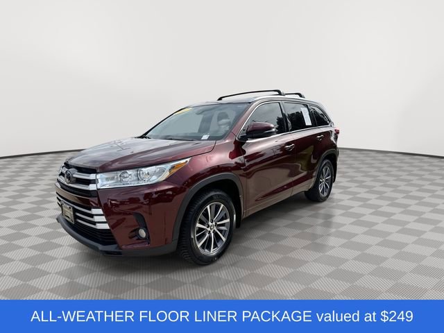 Used 2017 Toyota Highlander XLE AWD/4WD image 4