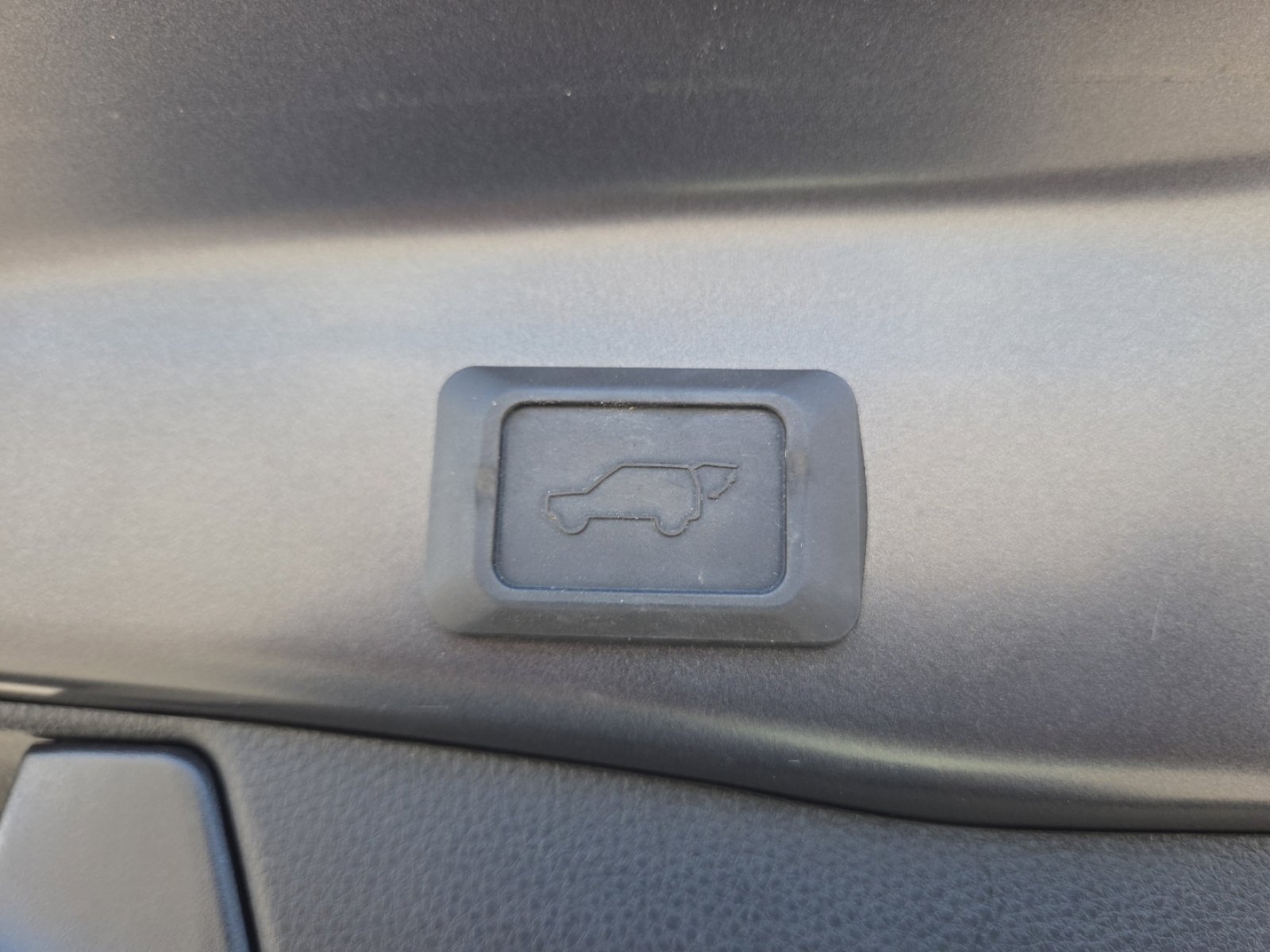 Used 2023 Toyota RAV4 XLE w/ Convenience Package image 21