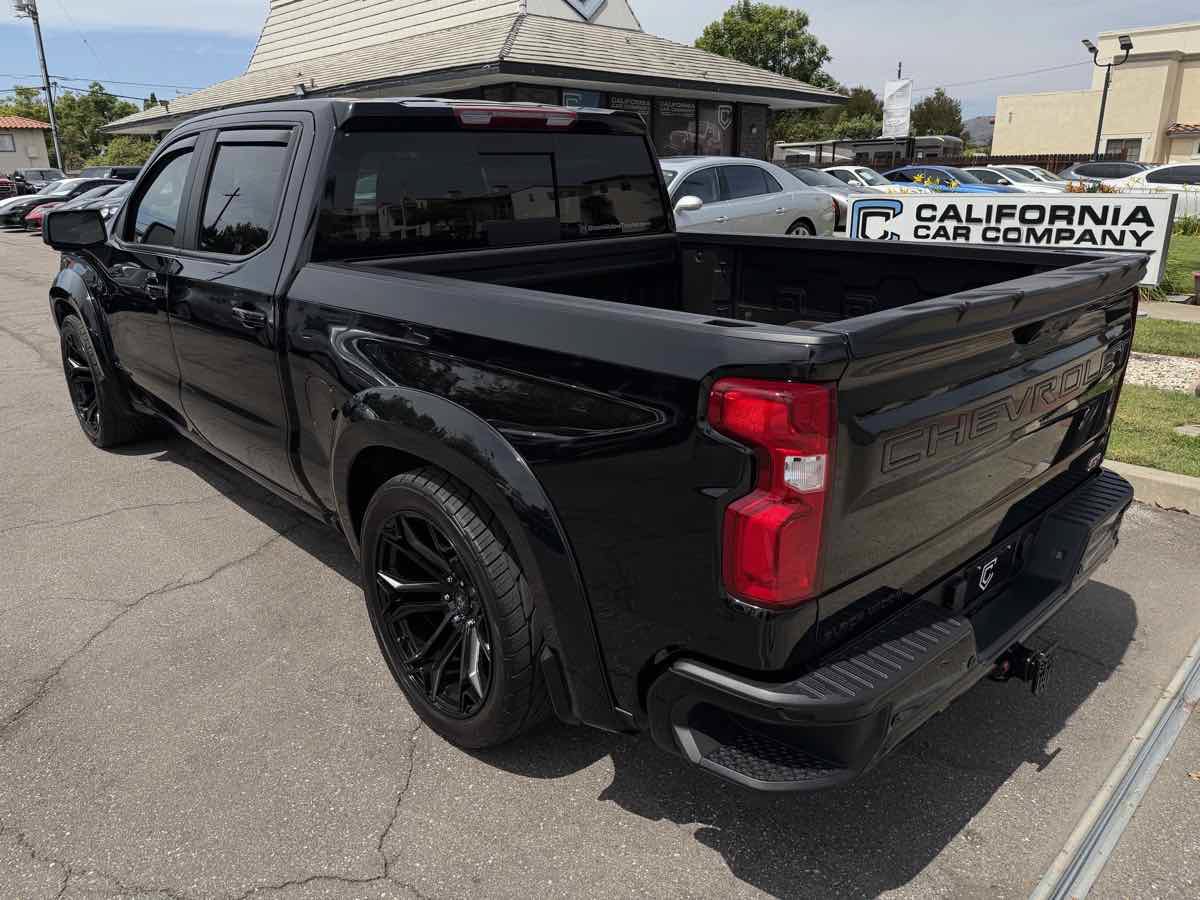 Used 2025 Chevrolet Silverado 1500 RST w/ Redline Edition AWD/4WD image 3