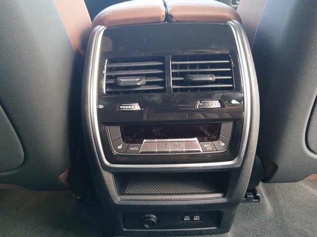 New 2027 BMW X7 xDrive40i AWD/4WD image 15