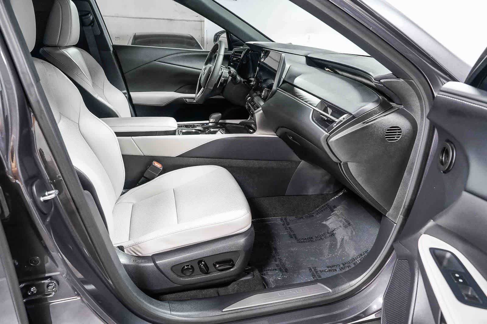 Used 2026 Lexus RX 350h w/ Convenience Package AWD/4WD image 16