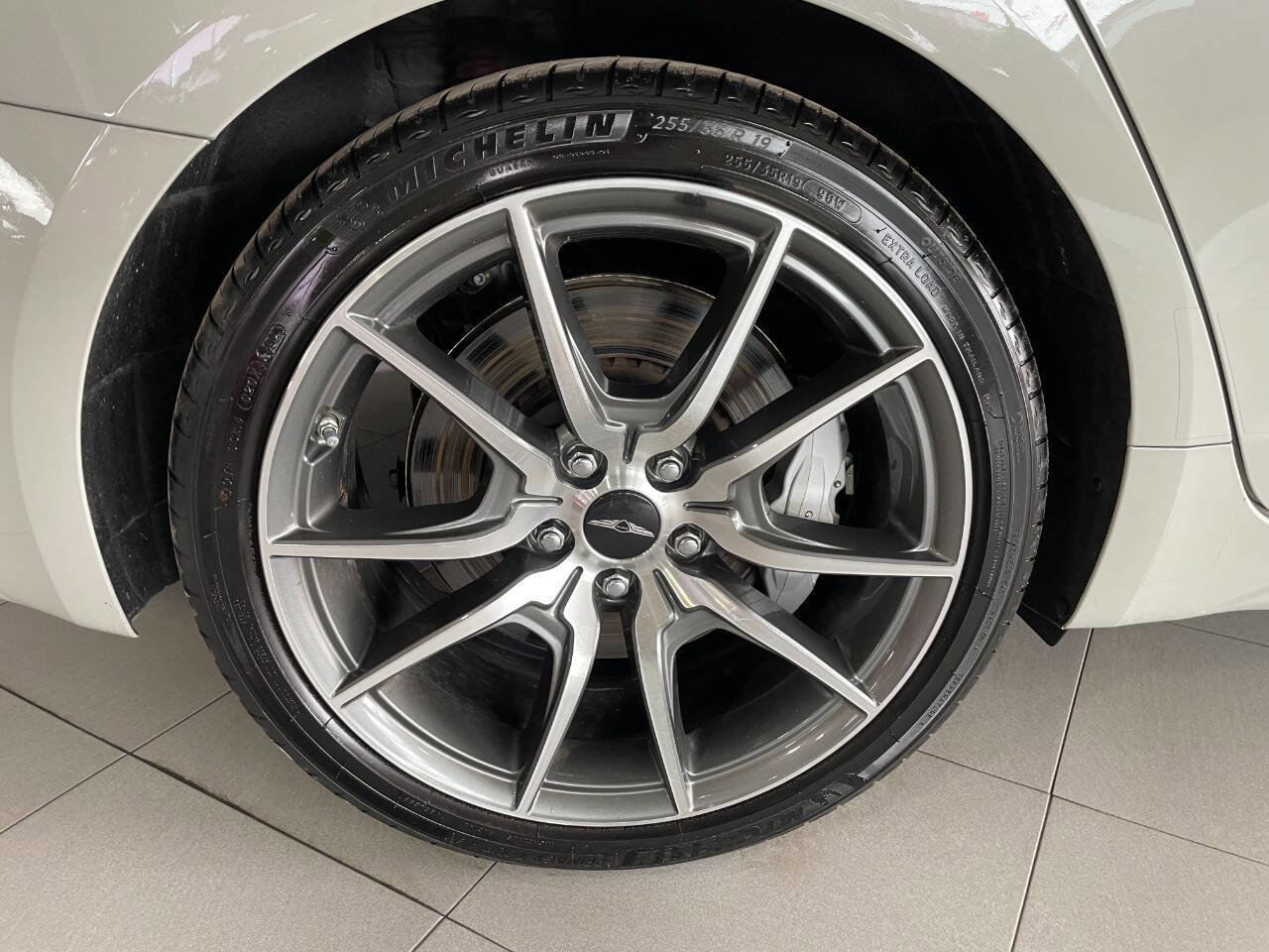 Used 2024 Genesis G70 2.5T image 12