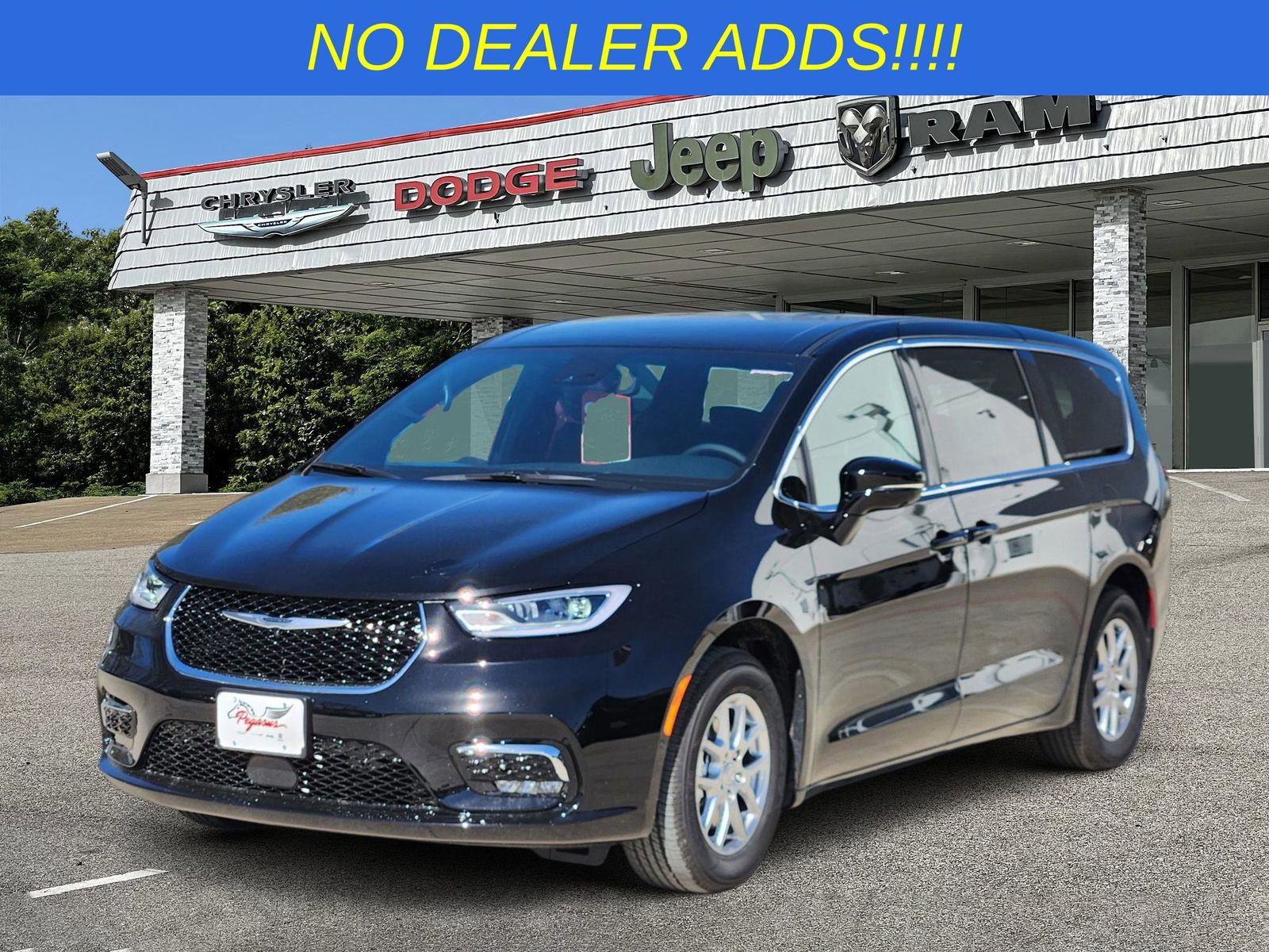 New 2026 Chrysler Pacifica Select image 2