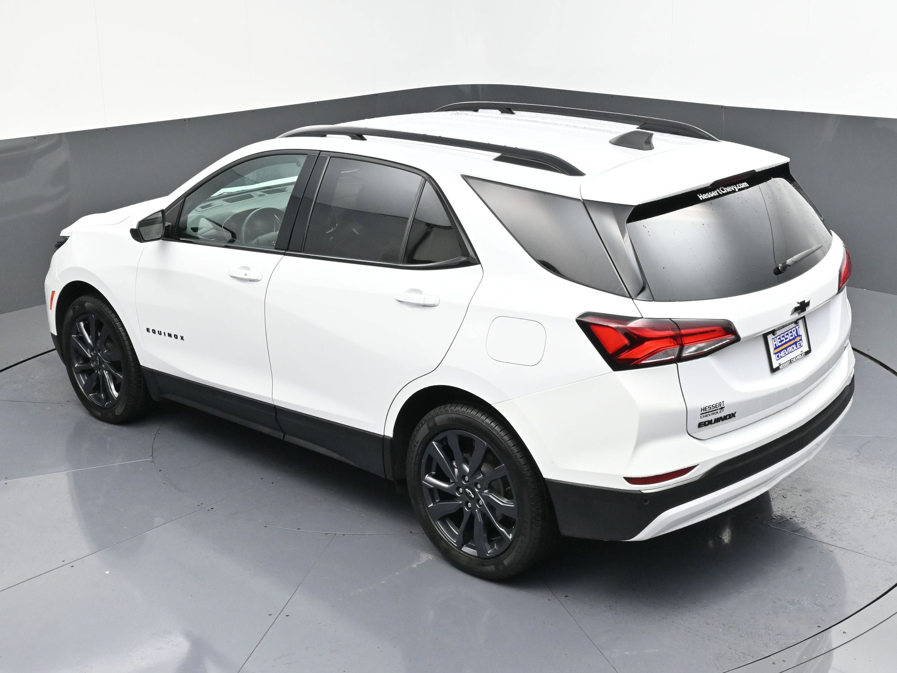 Used 2023 Chevrolet Equinox RS FWD image 46
