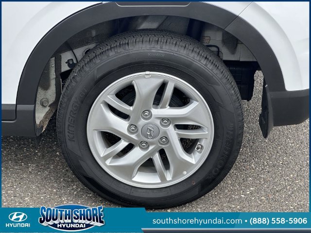 Certified 2025 Hyundai Venue SE FWD image 9