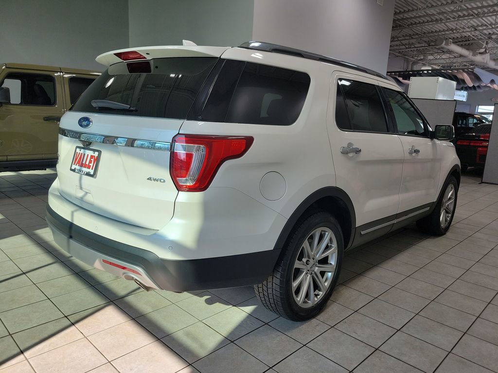 Used 2017 Ford Explorer Limited image 12