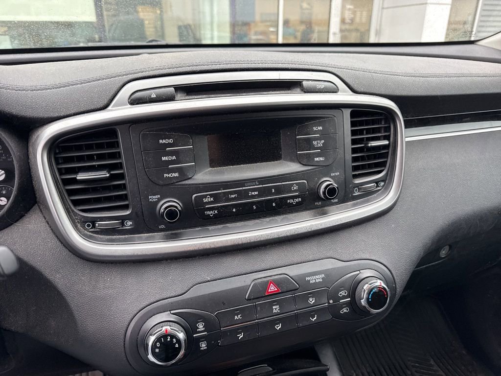Used 2016 Kia Sorento L image 5