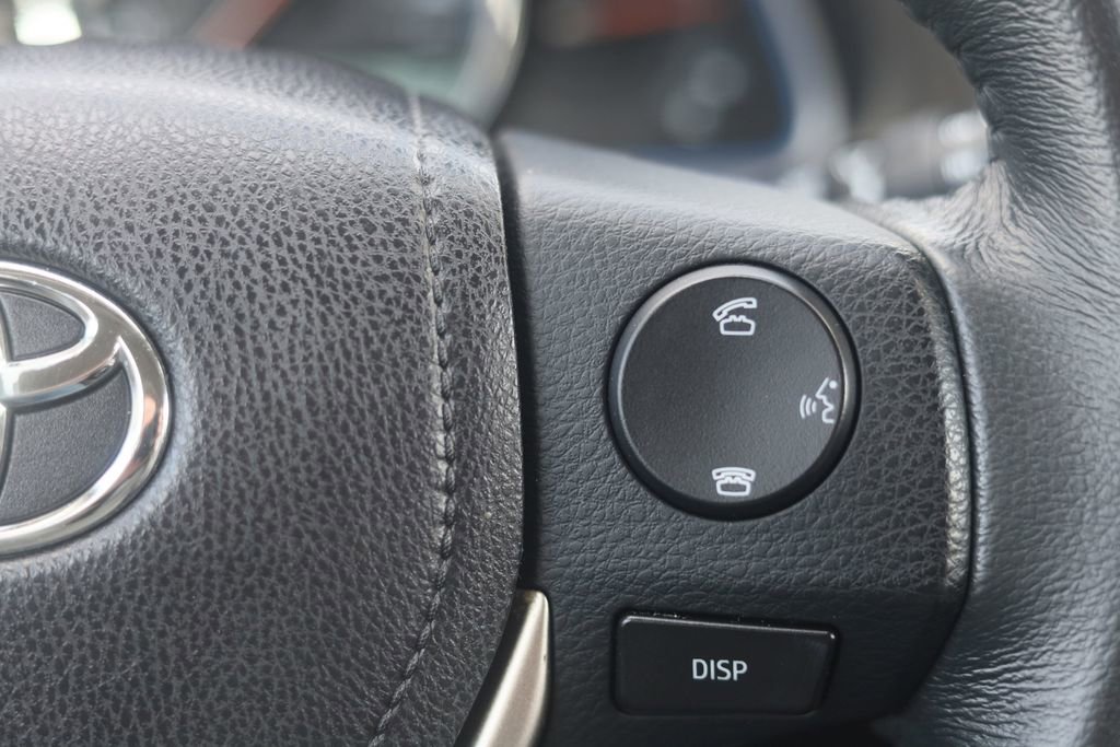 Used 2015 Toyota RAV4 Limited image 25