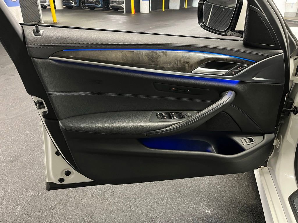 Used 2018 BMW 530i xDrive AWD/4WD image 19