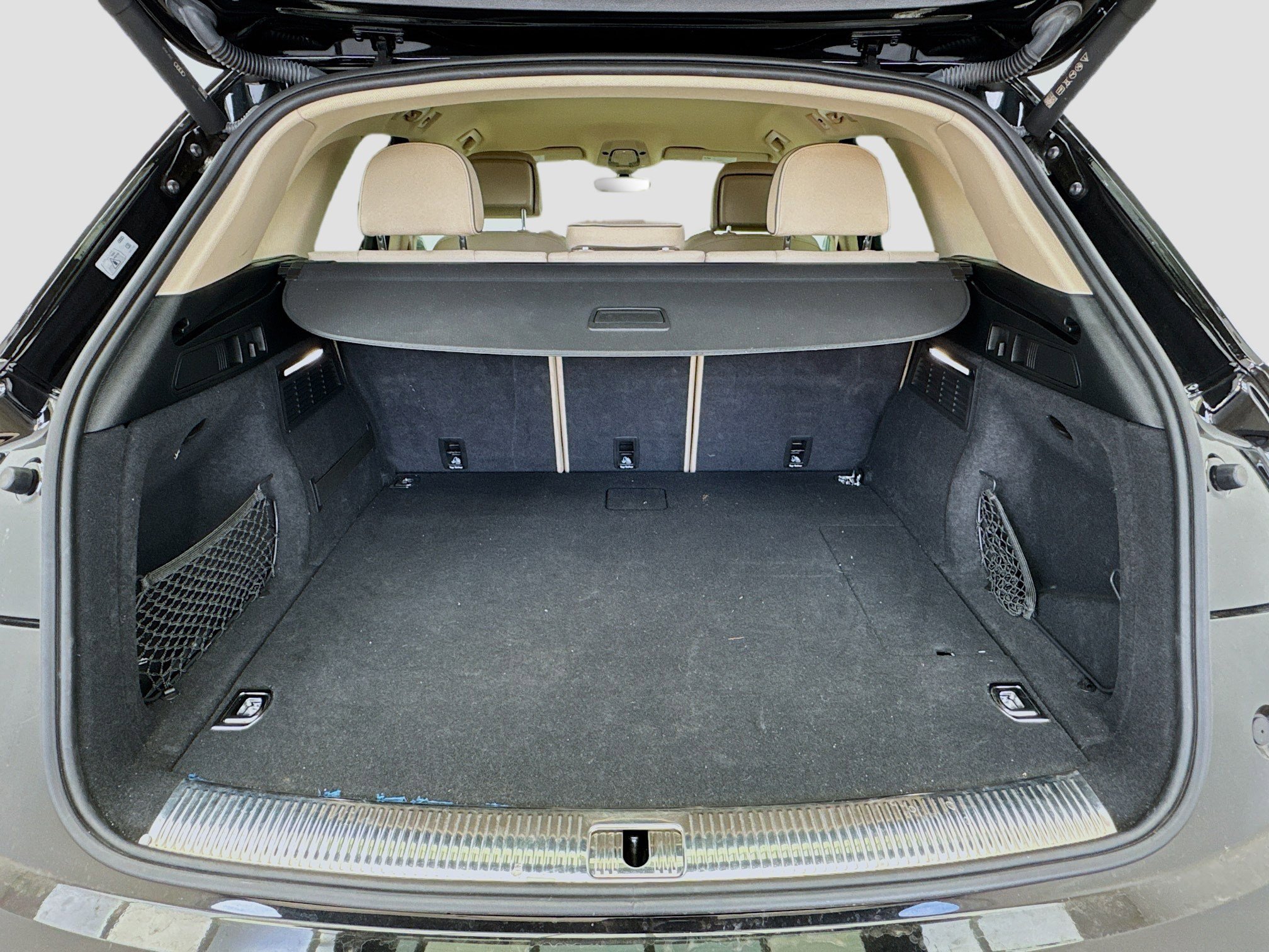 Used 2022 Audi Q5 e Premium w/ Convenience Package image 17