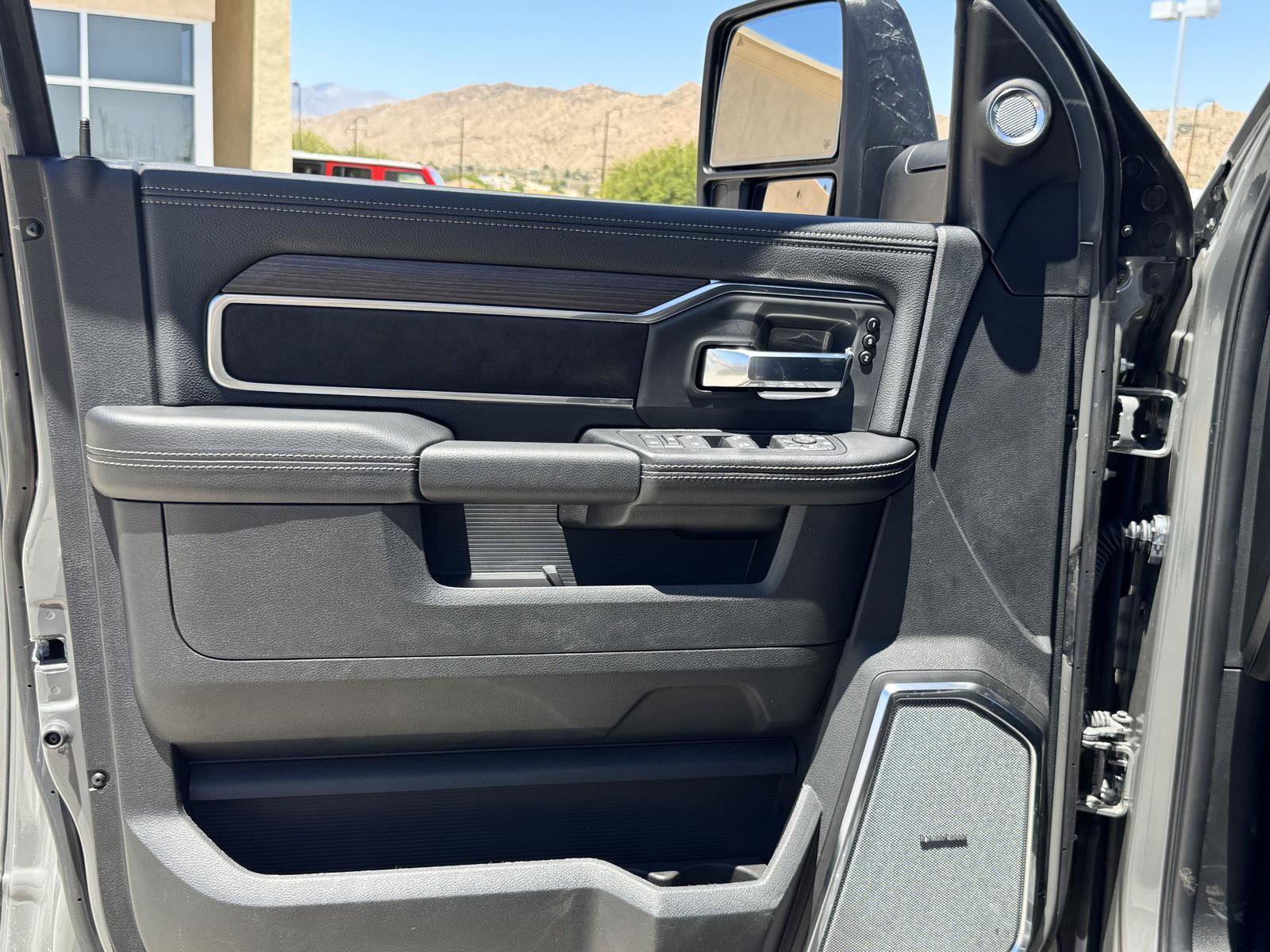 New 2026 RAM 3500 Laramie AWD/4WD image 28