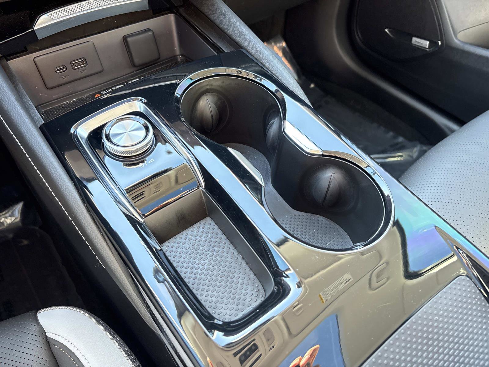 Used 2024 Buick Envision Sport Touring image 25