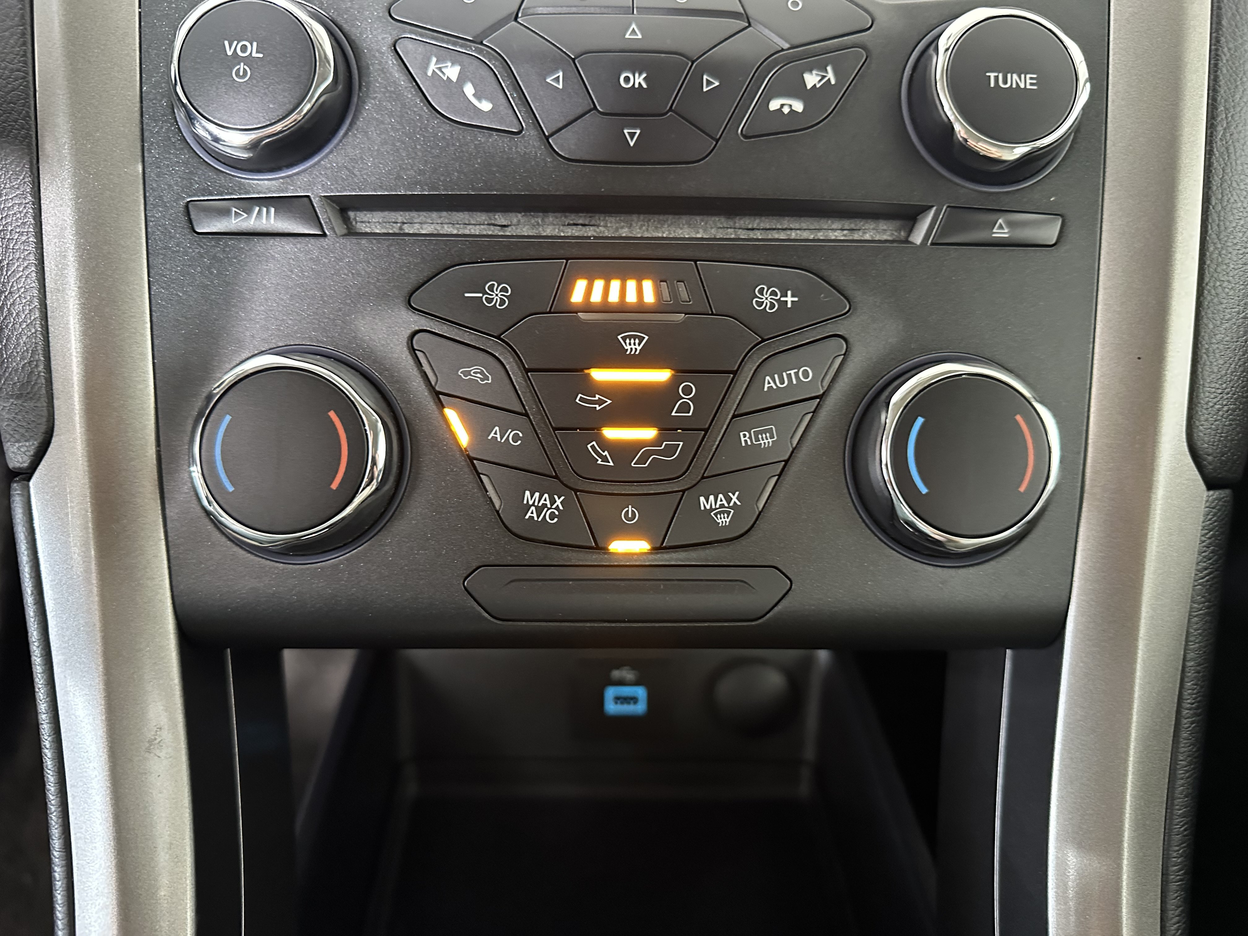 Used 2018 Ford Fusion S FWD image 17
