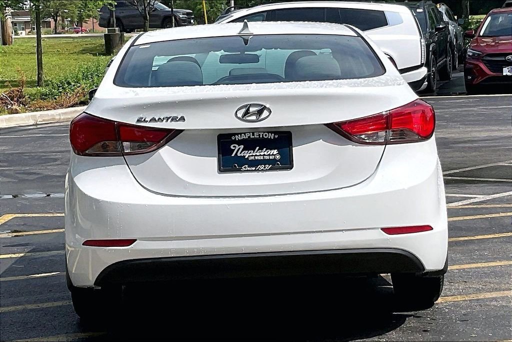 Used 2015 Hyundai Elantra SE FWD image 3