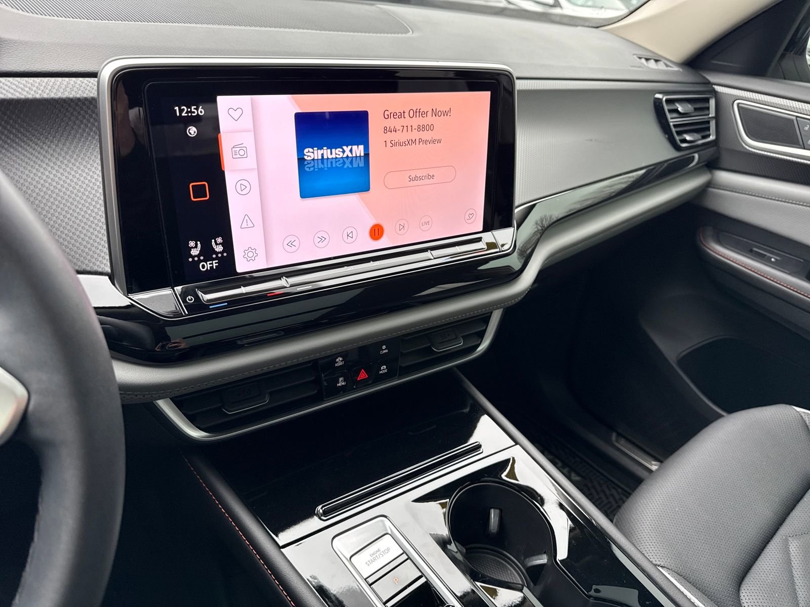 Used 2024 Volkswagen Atlas Peak Edition SE image 18