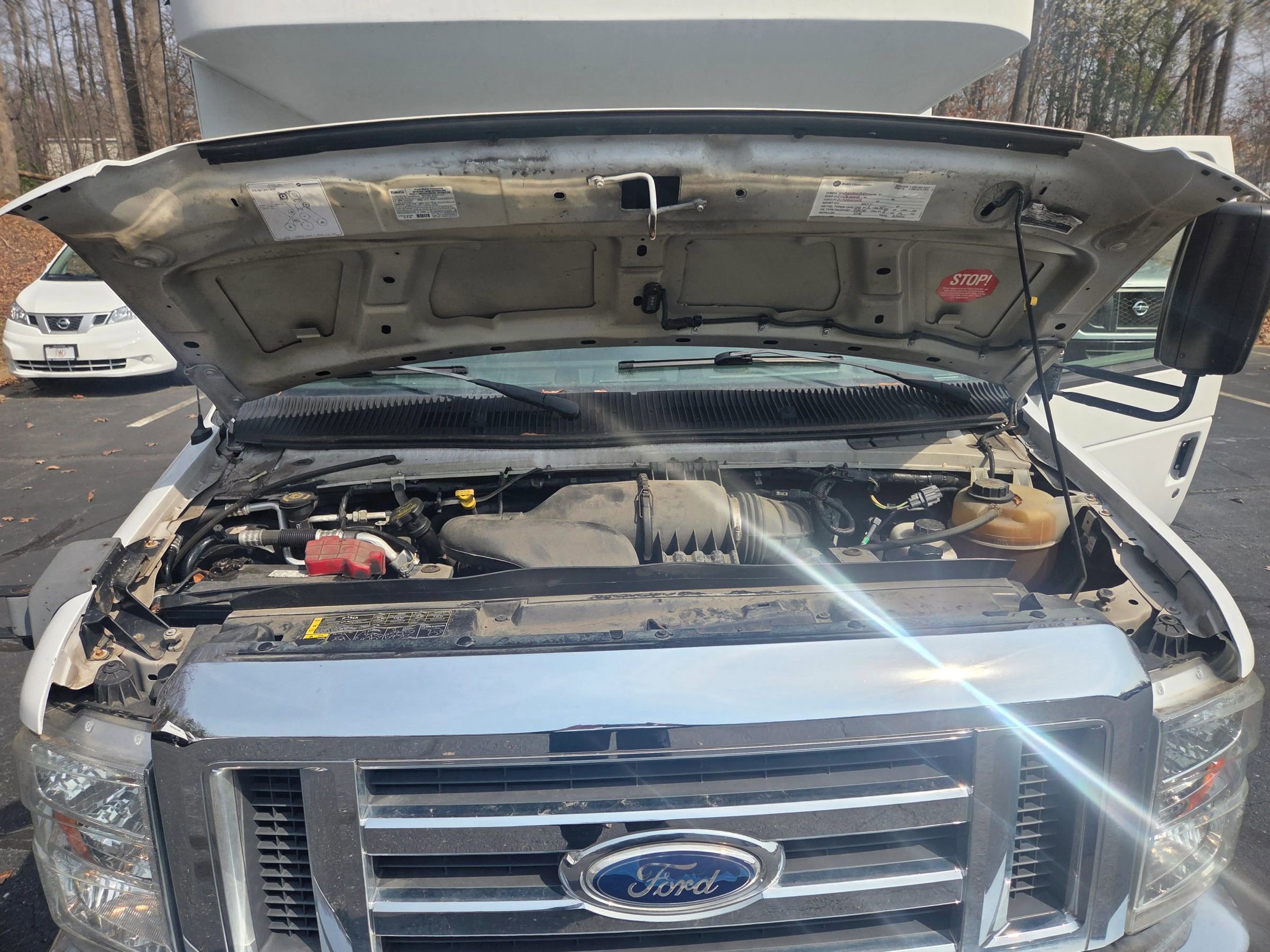 Used 2014 Ford E-350 and Econoline 350 Super Duty image 31