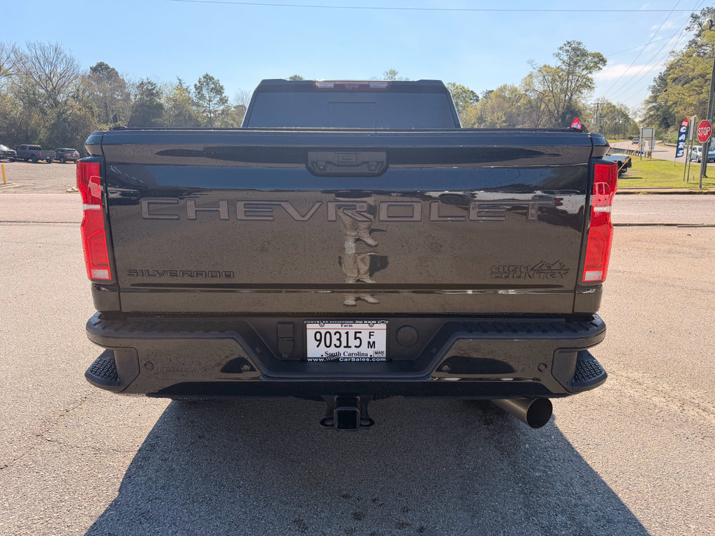 Used 2026 Chevrolet Silverado 2500 High Country w/ Midnight Edition AWD/4WD image 4