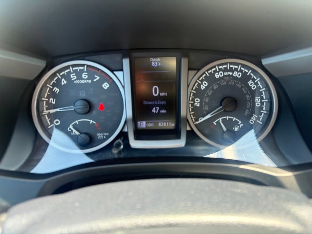 Used 2018 Toyota Tacoma SR5 AWD/4WD image 14
