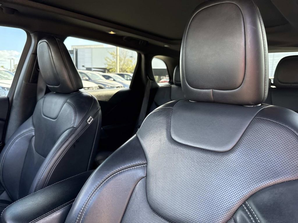 Used 2021 Jeep Cherokee Latitude Lux 80th Anniv w/ Quick Order Package 2YU 80th image 26