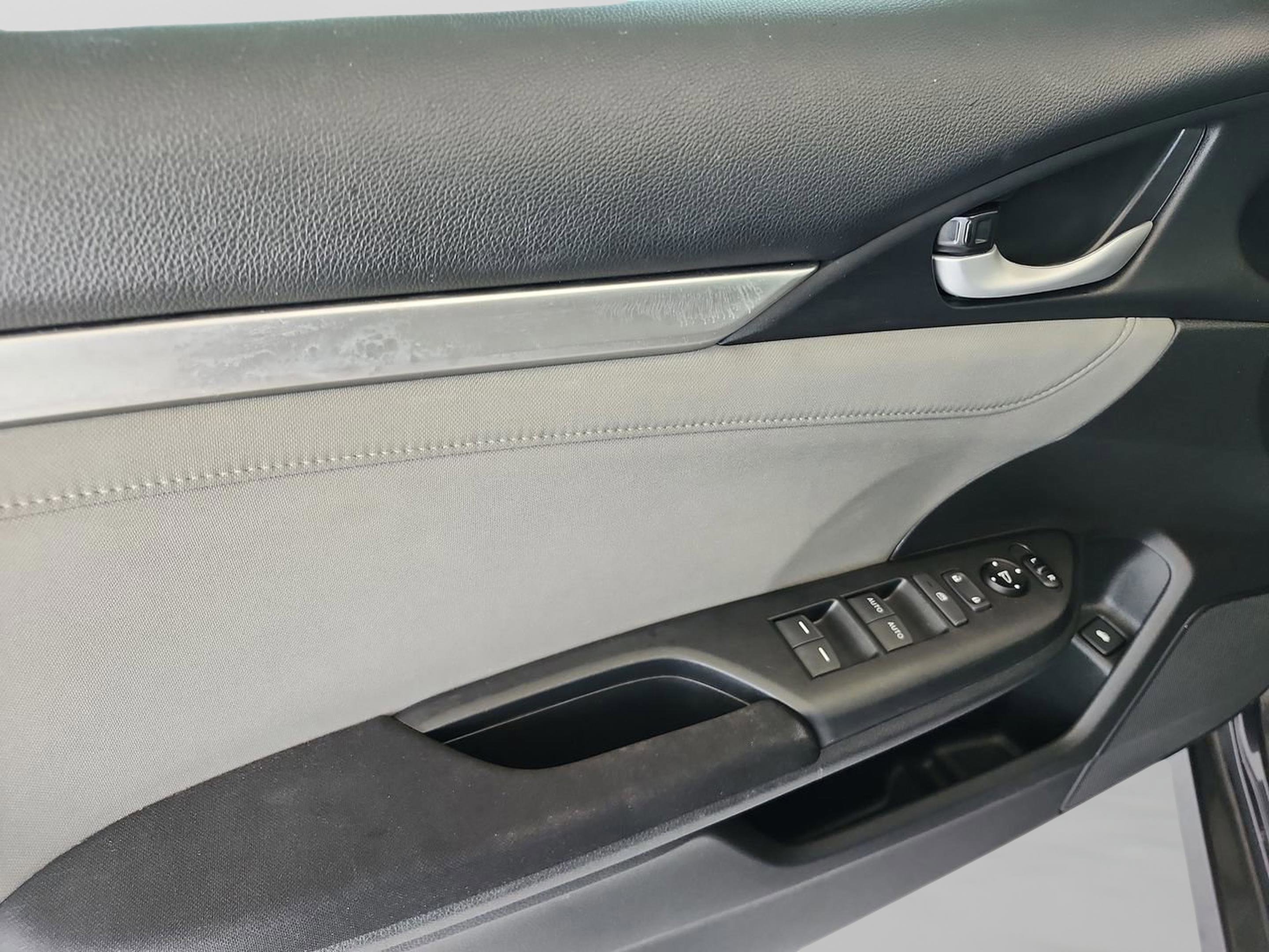 Used 2021 Honda Civic EX image 16