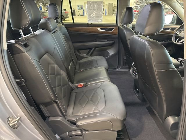 Used 2024 Volkswagen Atlas SE image 24