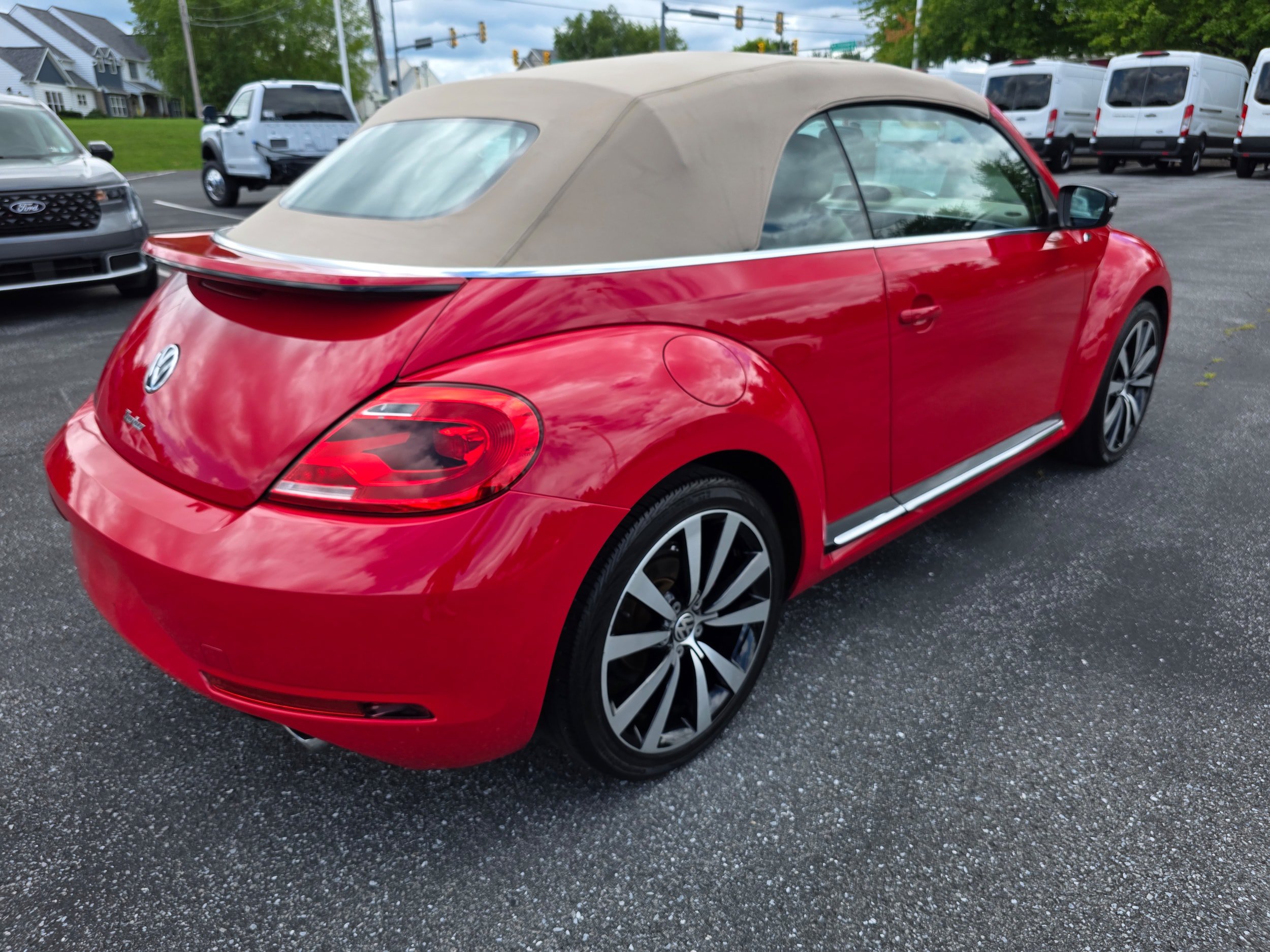 Used 2014 Volkswagen Beetle R-Line FWD image 5