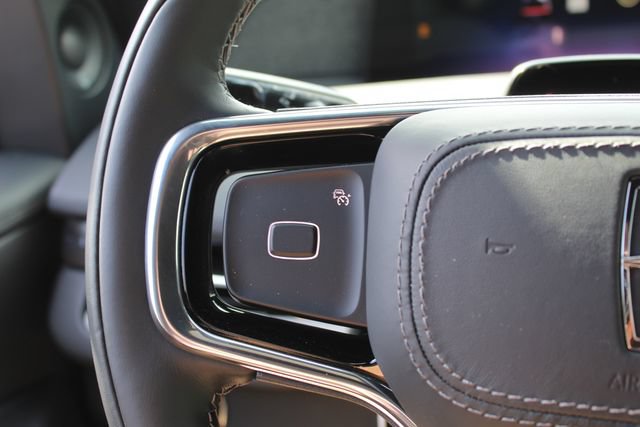 New 2026 Lincoln Navigator Reserve w/ Jet Appearance Package AWD/4WD image 16