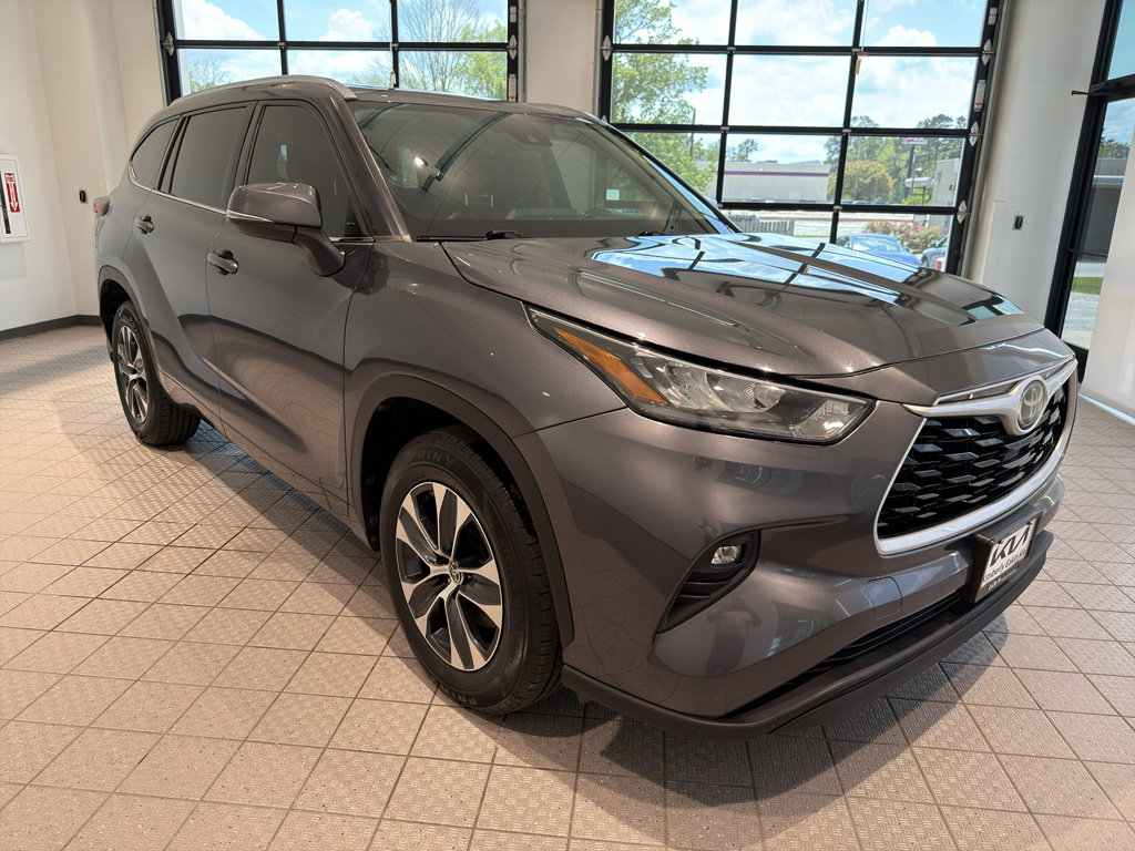 Used 2020 Toyota Highlander XLE image 7