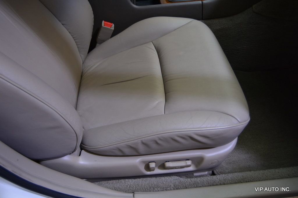 Used 2004 Acura RL image 18