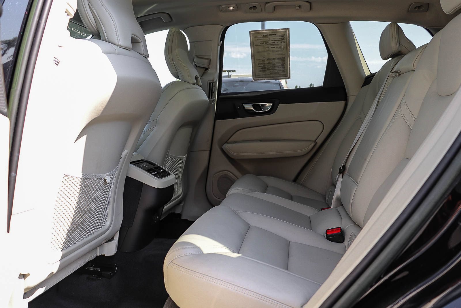Used 2023 Volvo XC60 B5 Ultimate w/ Climate Package FWD image 19