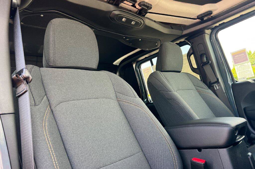New 2026 Jeep Gladiator Sport AWD/4WD image 16