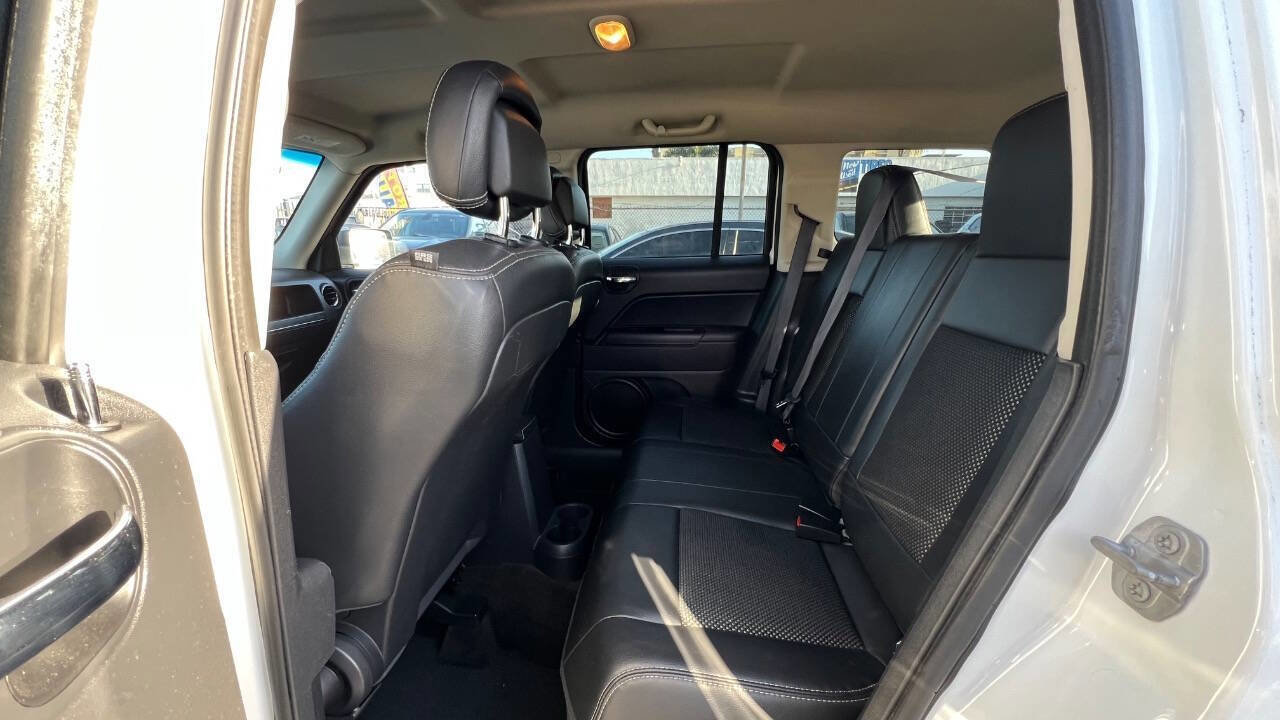 Used 2016 Jeep Patriot Sport w/ Power Value Group FWD image 18