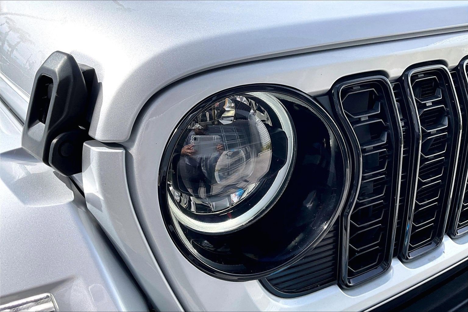 Used 2024 Jeep Wrangler High Altitude image 29