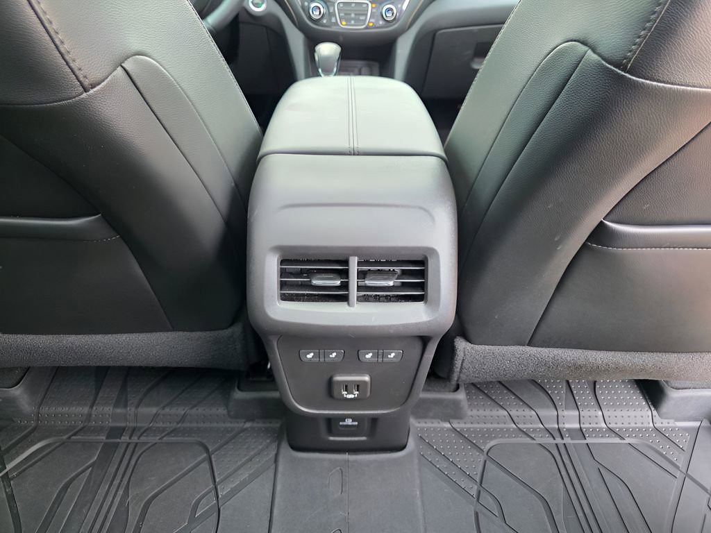 Used 2023 Chevrolet Equinox Premier image 10