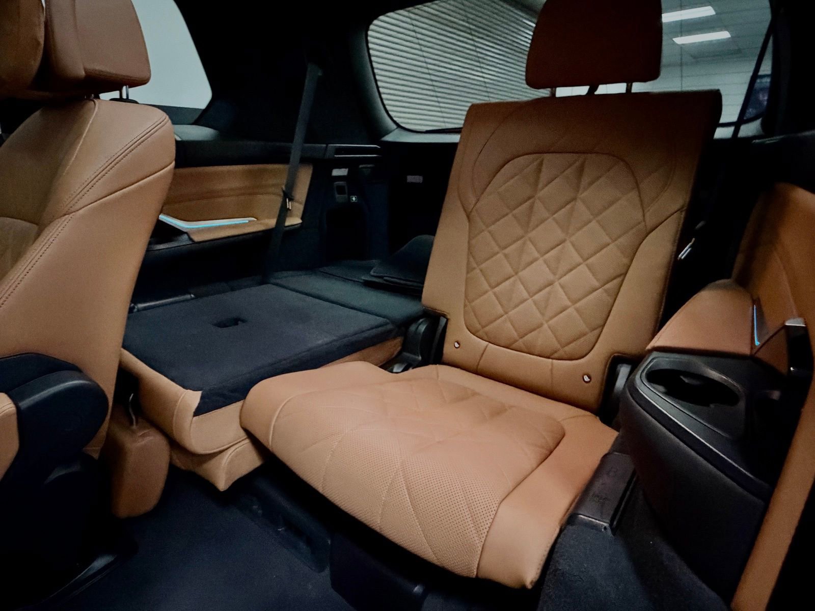 Used 2023 BMW X7 xDrive40i w/ M Sport Package image 37