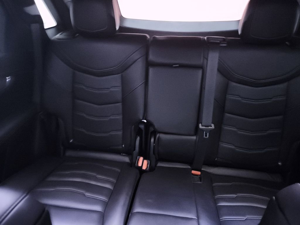 Used 2024 Cadillac XT5 Sportv w/ LPO, Red Accent Package image 23