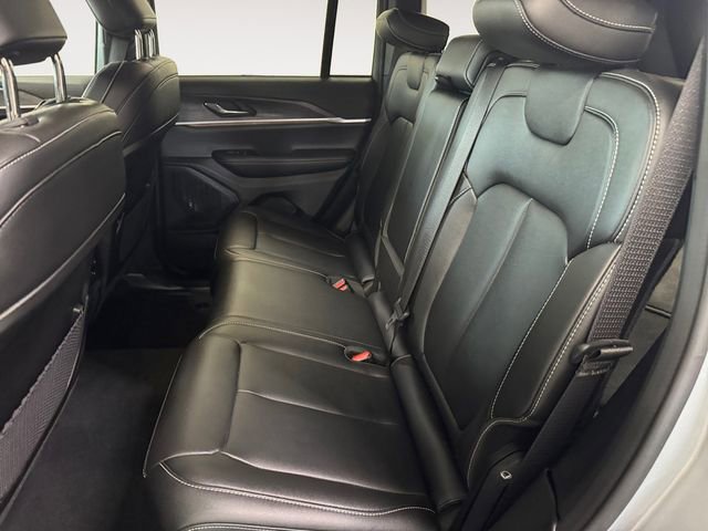 Used 2024 Jeep Grand Cherokee Limited w/ Trailer Tow Package AWD/4WD image 24