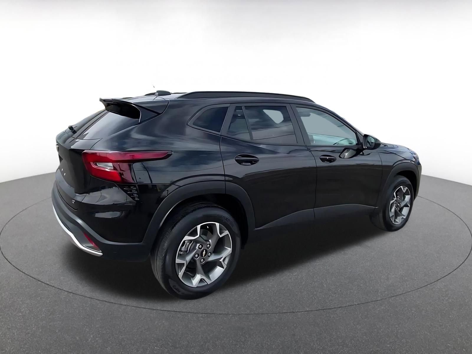 Used 2025 Chevrolet Trax LT w/ LT Convenience Package FWD image 15