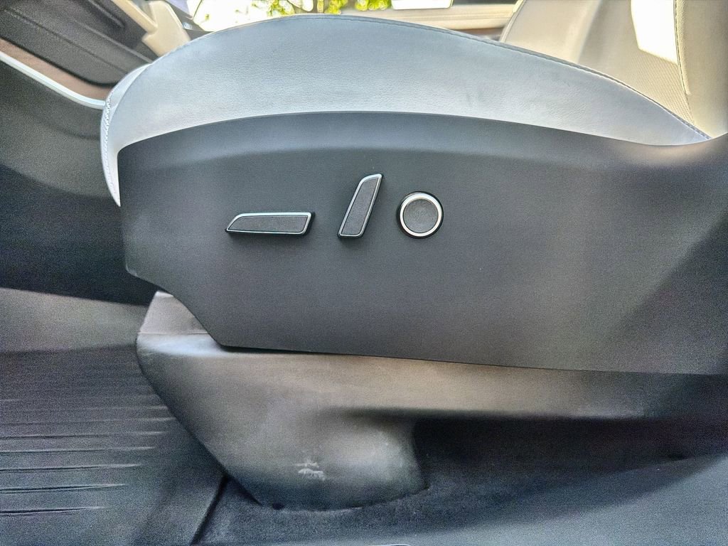 Used 2022 Tesla Model X AWD/4WD image 14