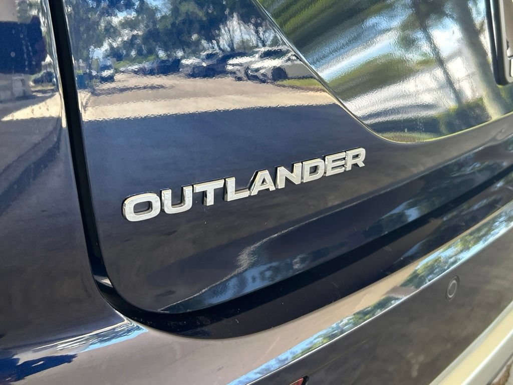Used 2024 Mitsubishi Outlander FWD image 19