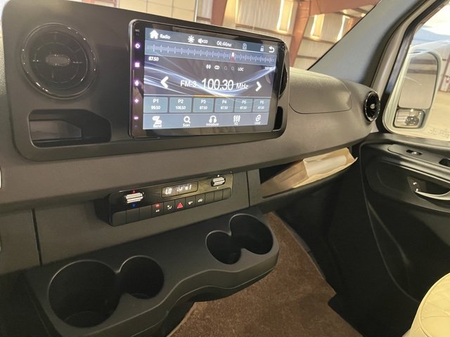 Used 2023 Mercedes-Benz Sprinter 2500 image 25