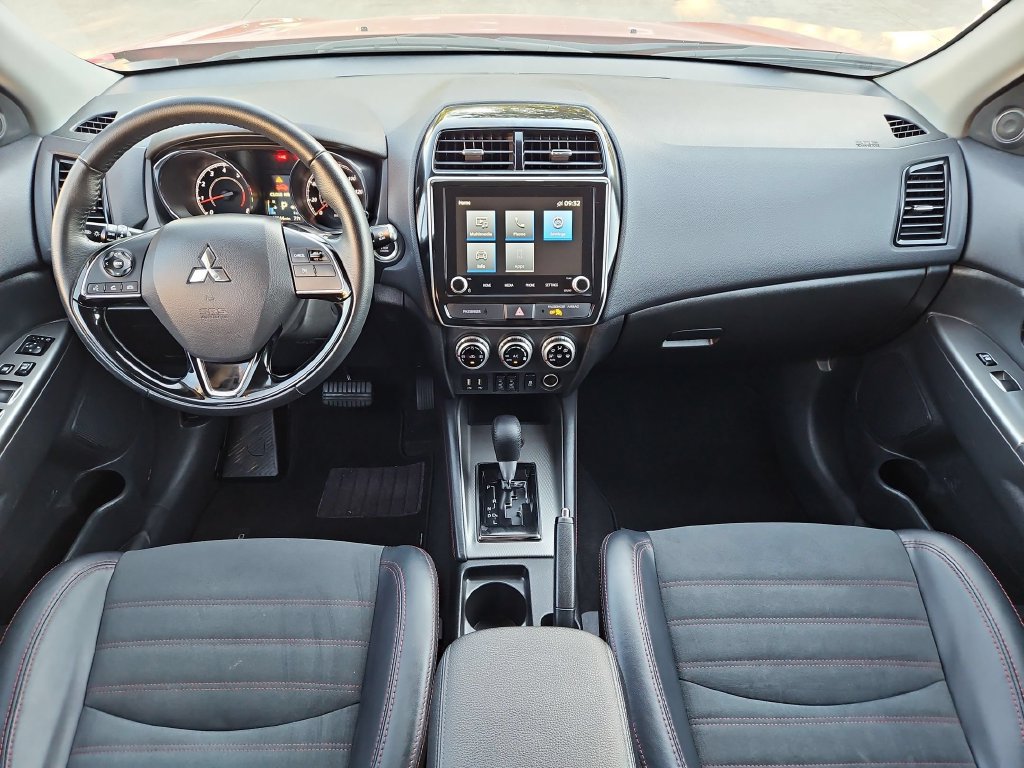 Used 2025 Mitsubishi Outlander Sport AWD image 26