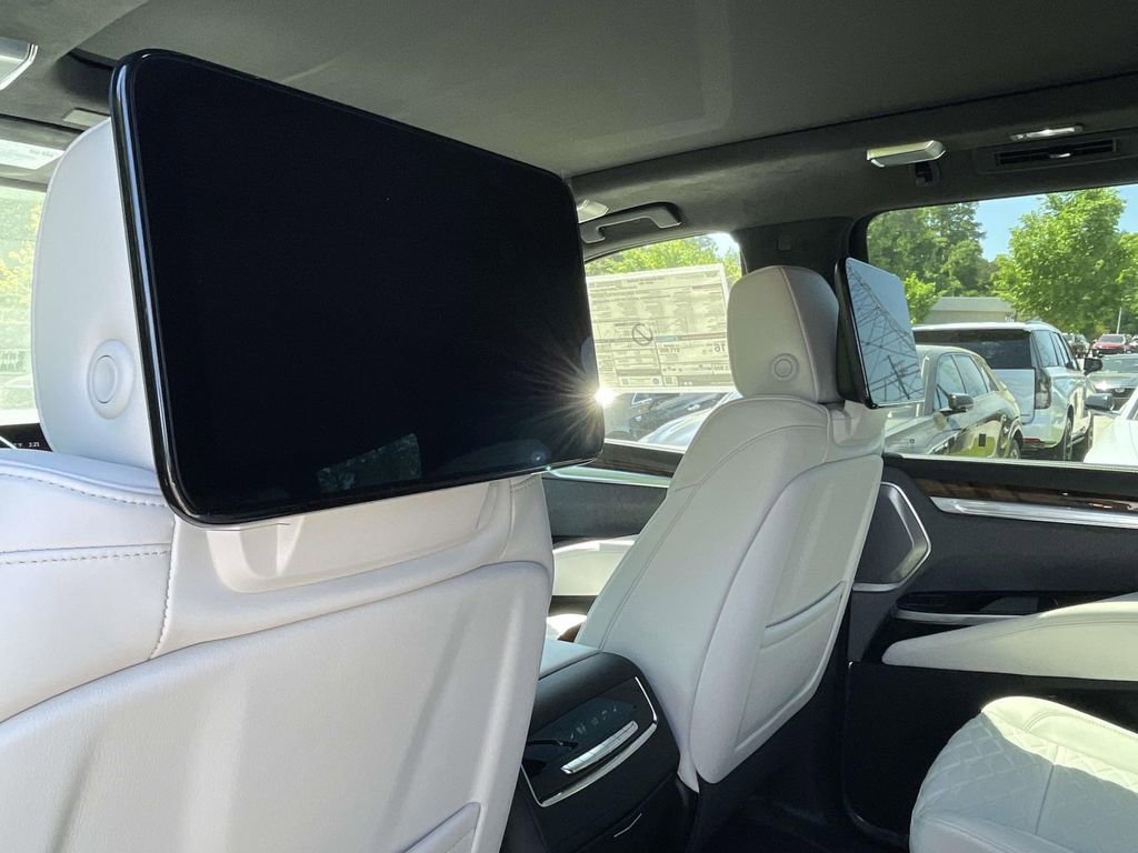 New 2026 Cadillac Escalade ESV Platinum Sport w/ LPO, ONYX Package AWD/4WD image 12