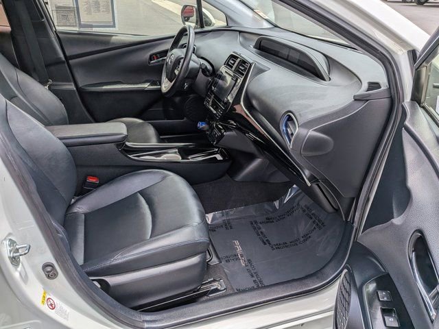 Used 2016 Toyota Prius Three Touring FWD image 5